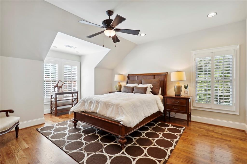 1070 Lancaster Square