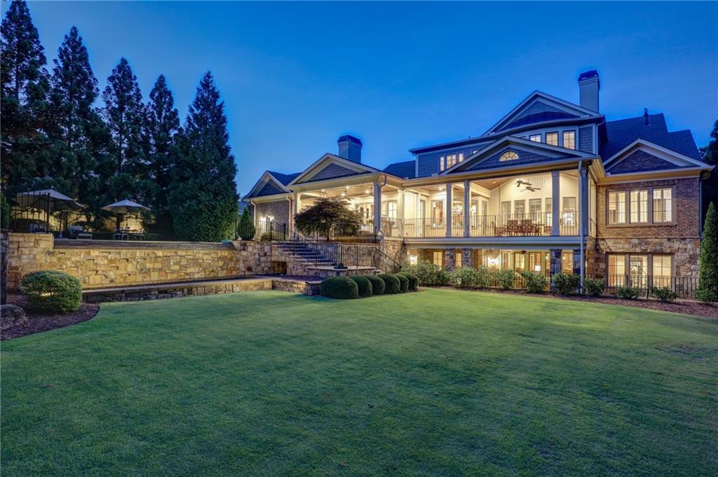 1070 Lancaster Square