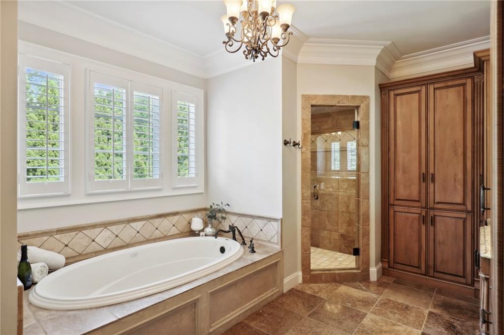 1070 Lancaster Square