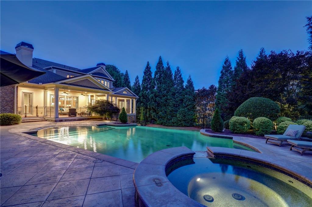 1070 Lancaster Square