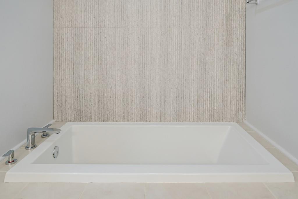 222 12th Street NE Unit 1005