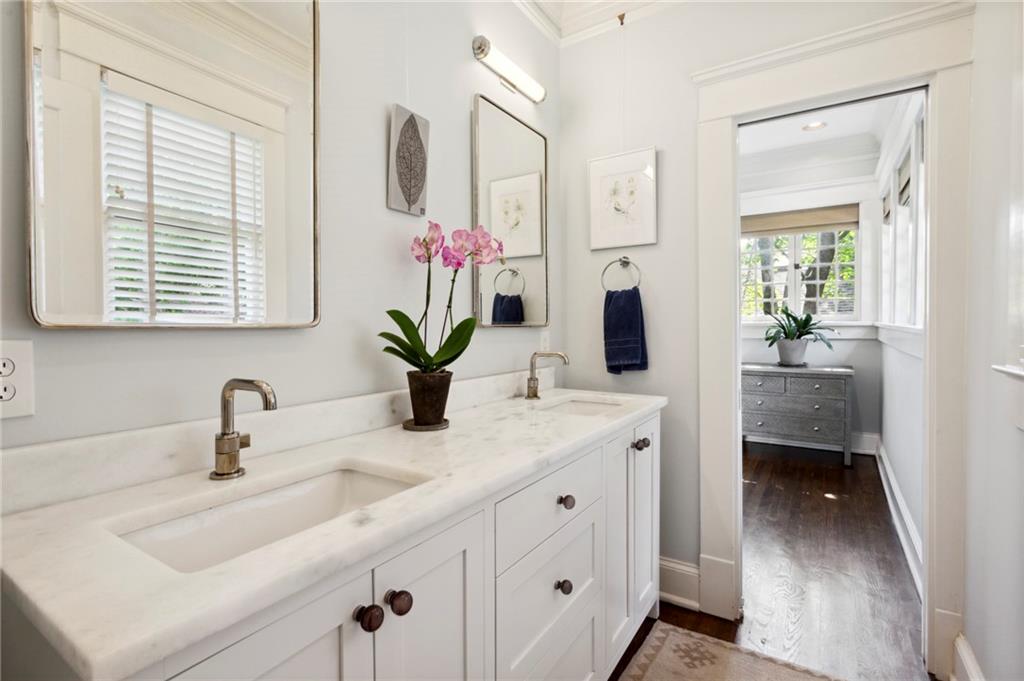 967 Blue Ridge Avenue NE