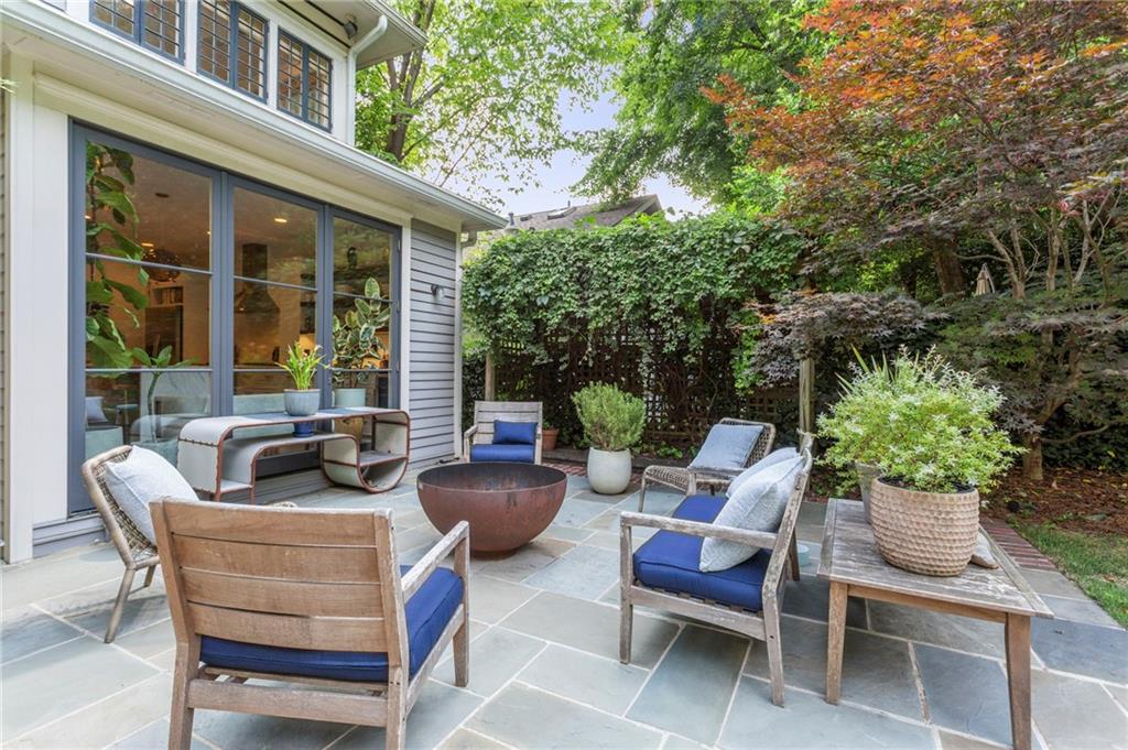 967 Blue Ridge Avenue NE