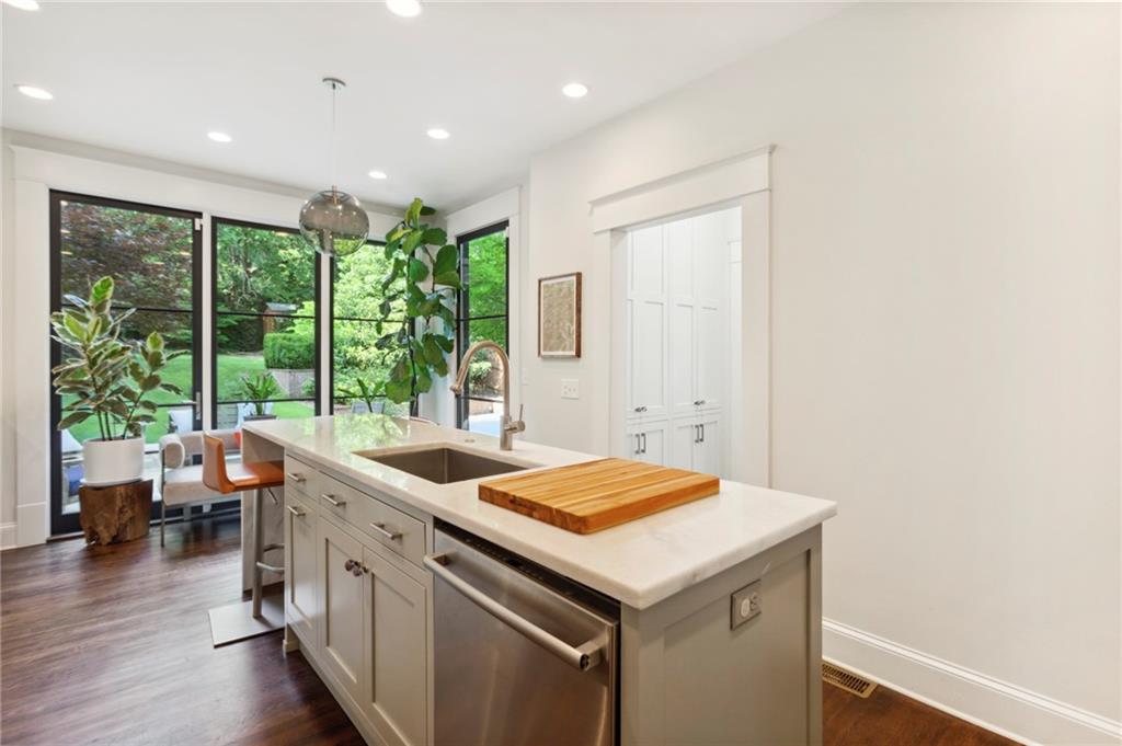 967 Blue Ridge Avenue NE