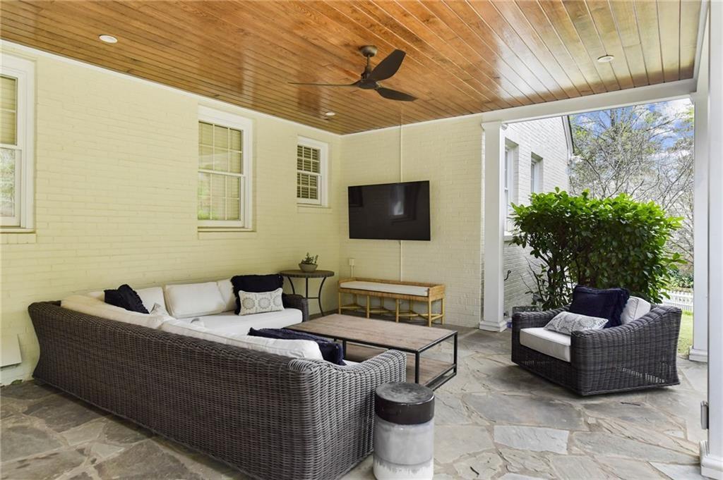 1124 Berkshire Road NE