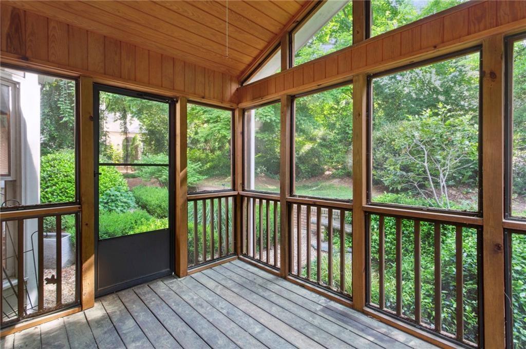 2609 Winslow Drive NE