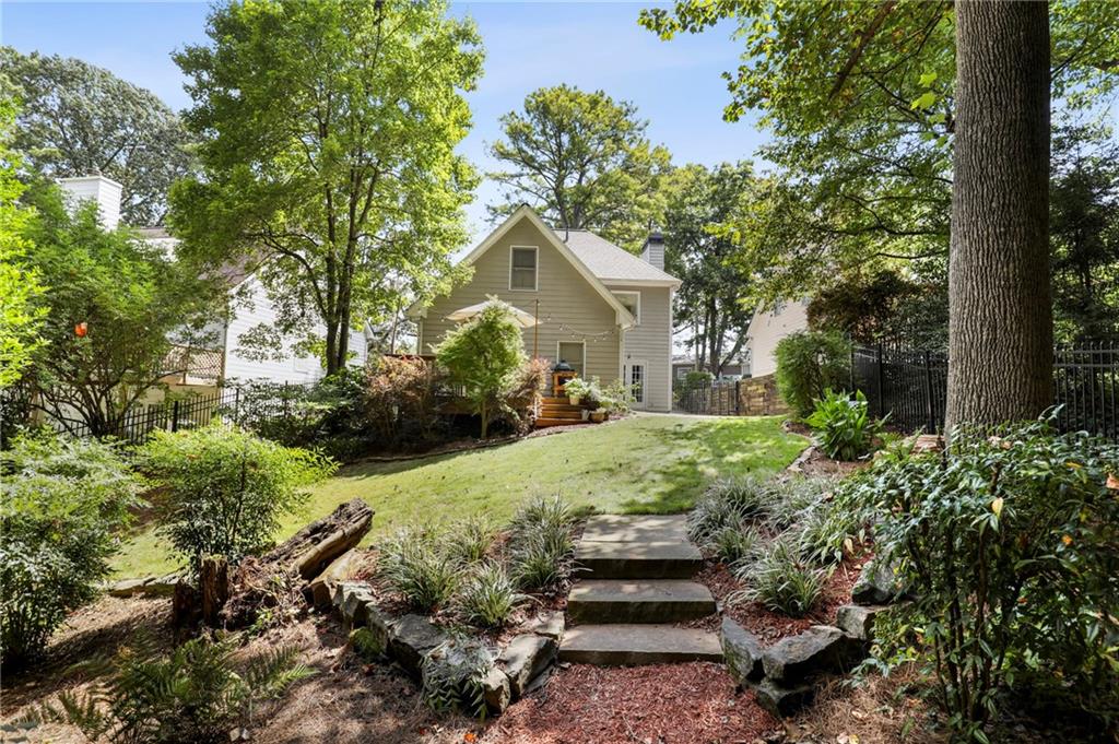 1820 Woodland Hills Avenue NW