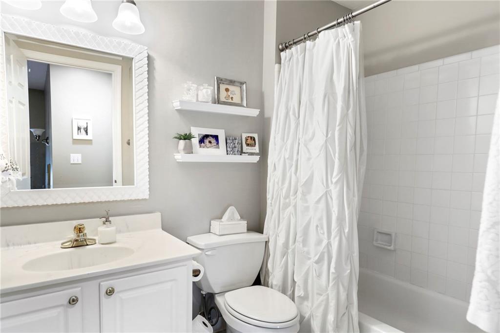 1820 Woodland Hills Avenue NW