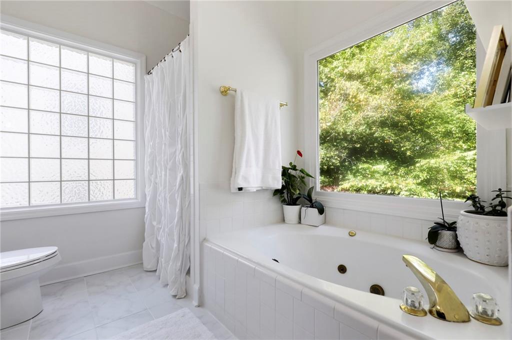 1820 Woodland Hills Avenue NW