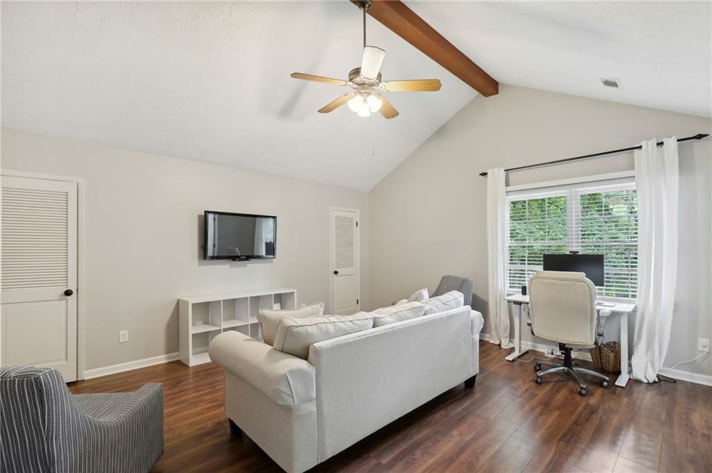 135 Hembree Circle Drive