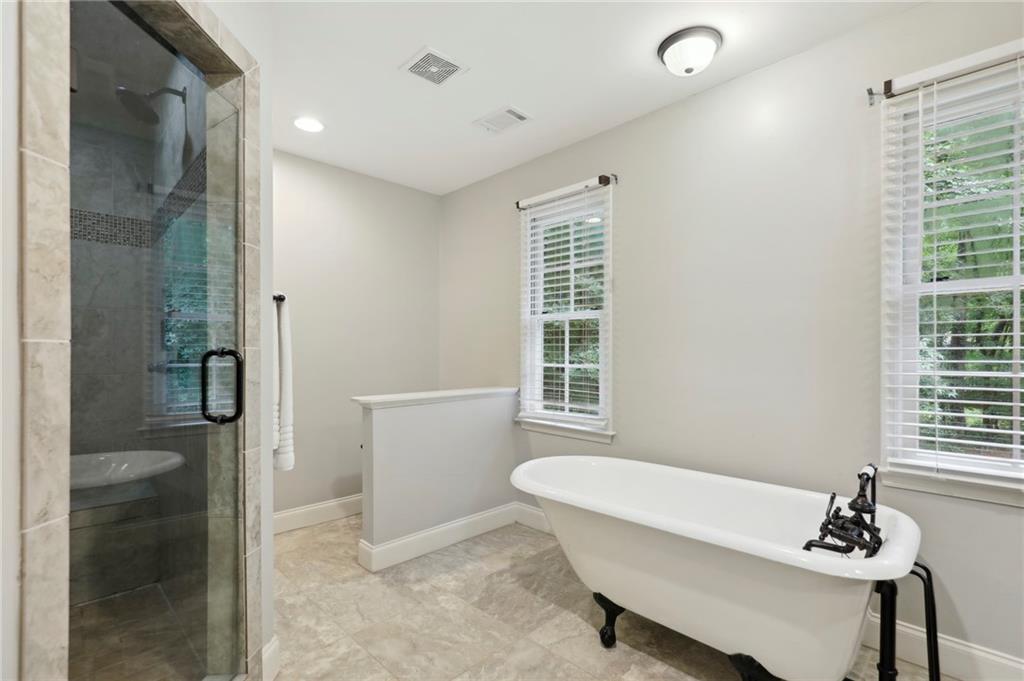 135 Hembree Circle Drive