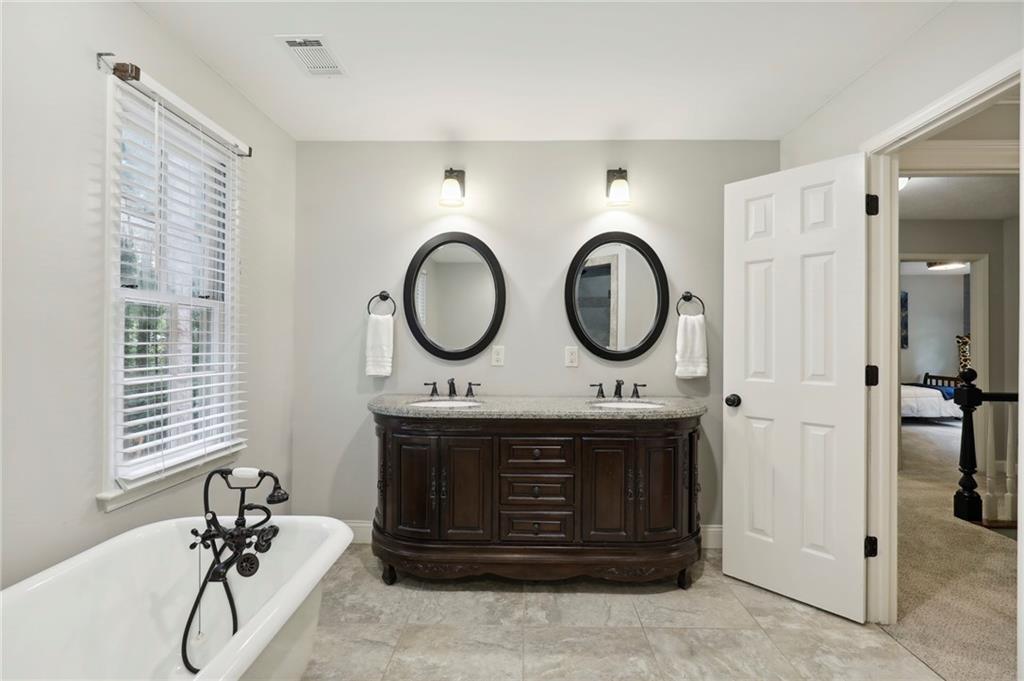 135 Hembree Circle Drive