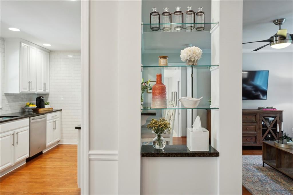 2626 Woodacres Road NE