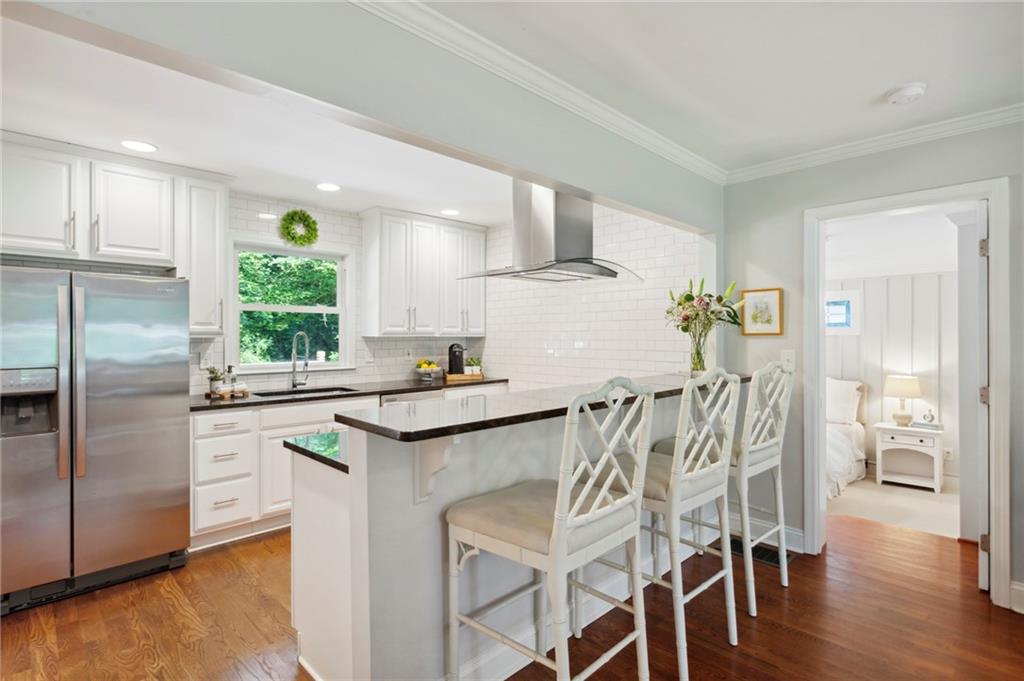 2626 Woodacres Road NE