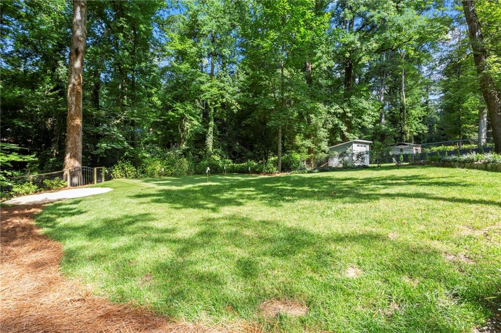 2626 Woodacres Road NE