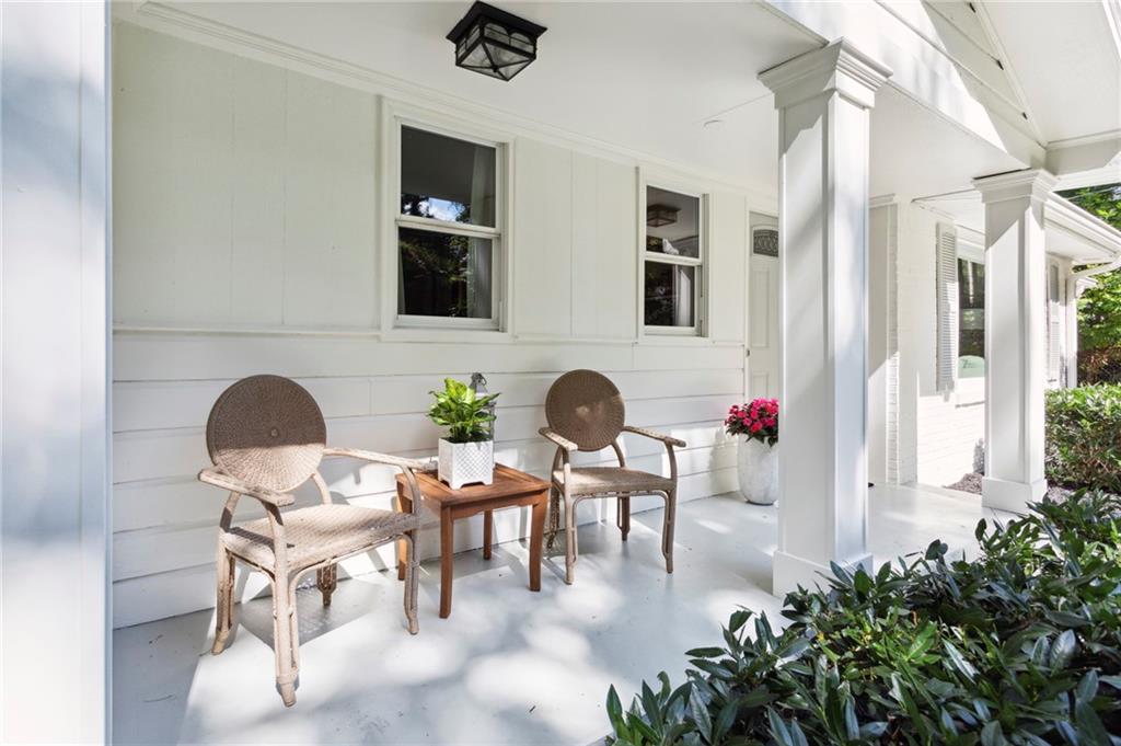 2626 Woodacres Road NE