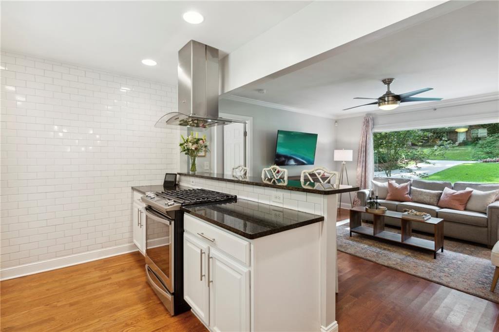 2626 Woodacres Road NE