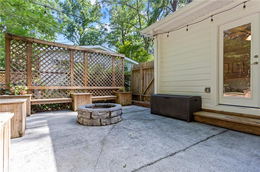 2626 Woodacres Road NE