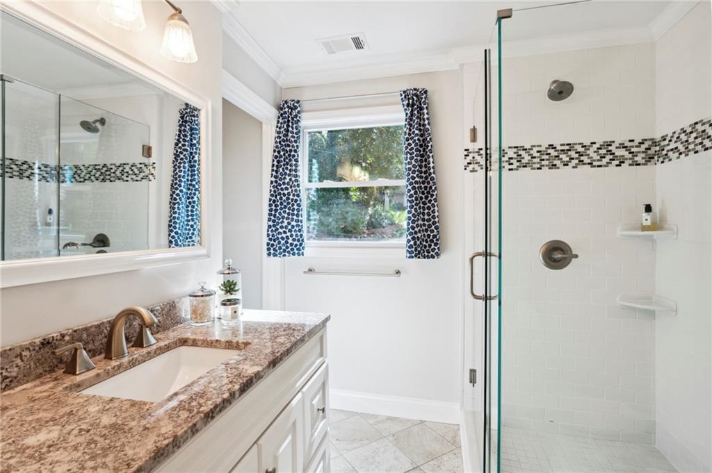 2626 Woodacres Road NE