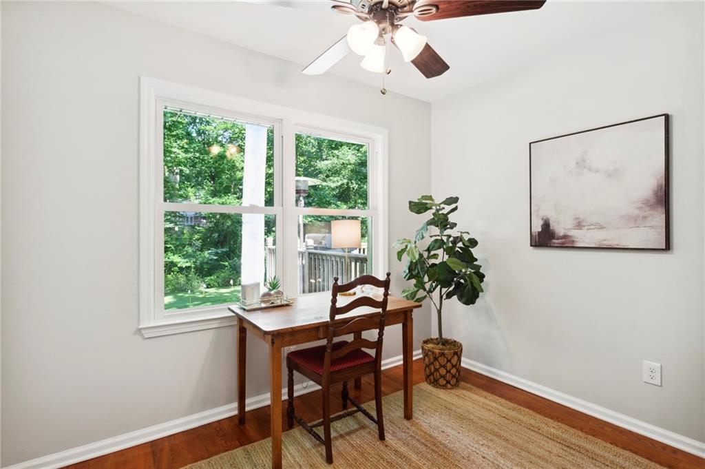 2626 Woodacres Road NE