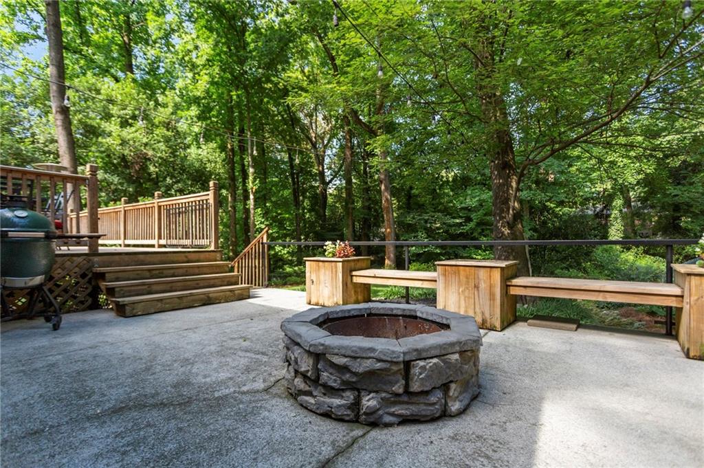 2626 Woodacres Road NE