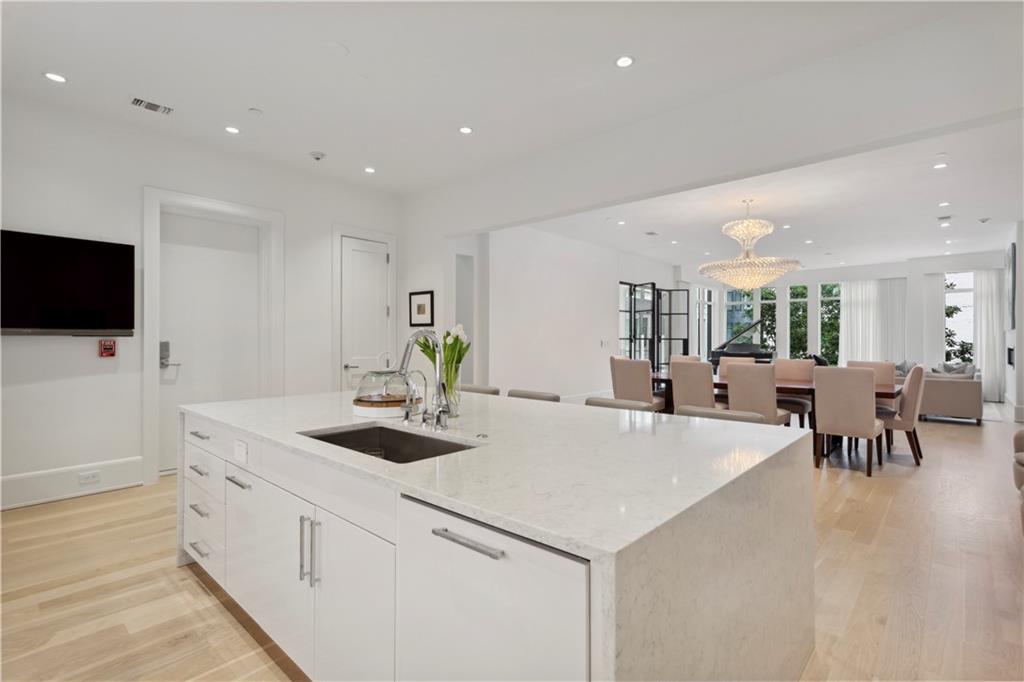 1301 Peachtree Street NE Unit 2B