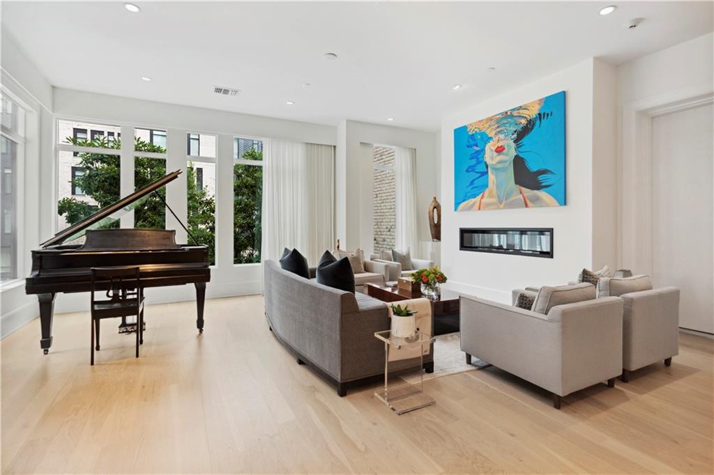 1301 Peachtree Street NE Unit 2B