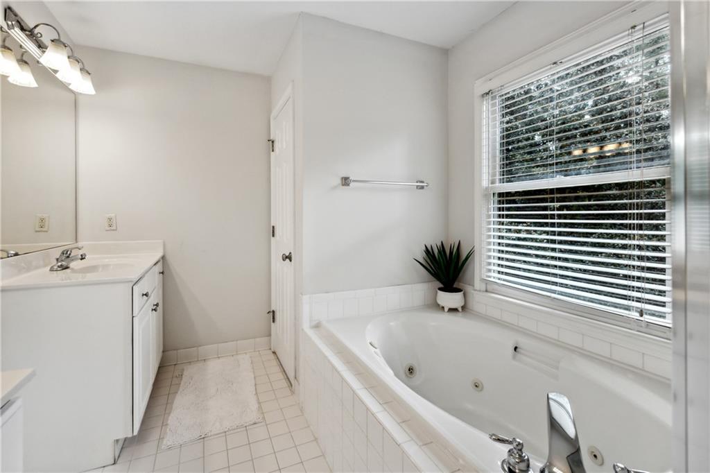 1042 Seaboard Avenue NW