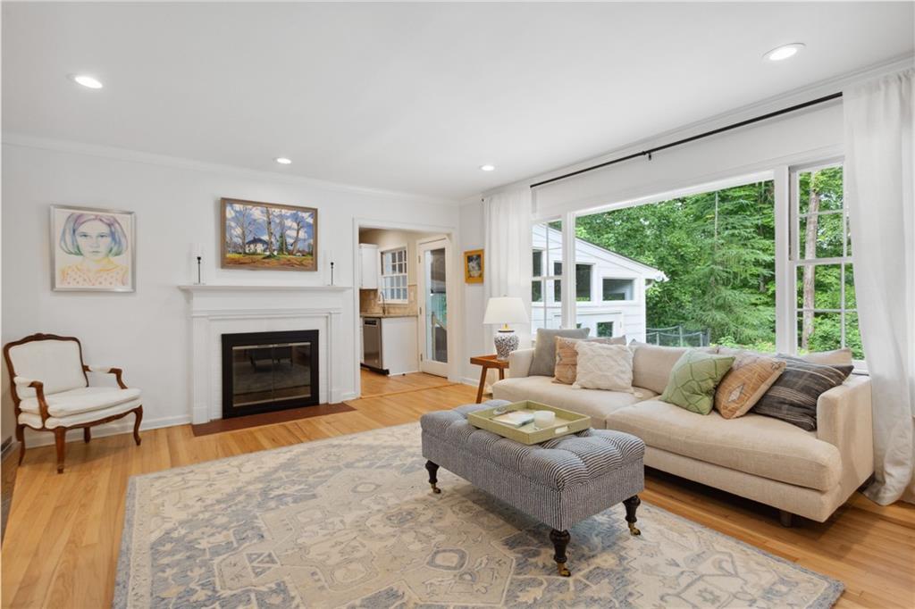 2380 Howell Mill Road NW