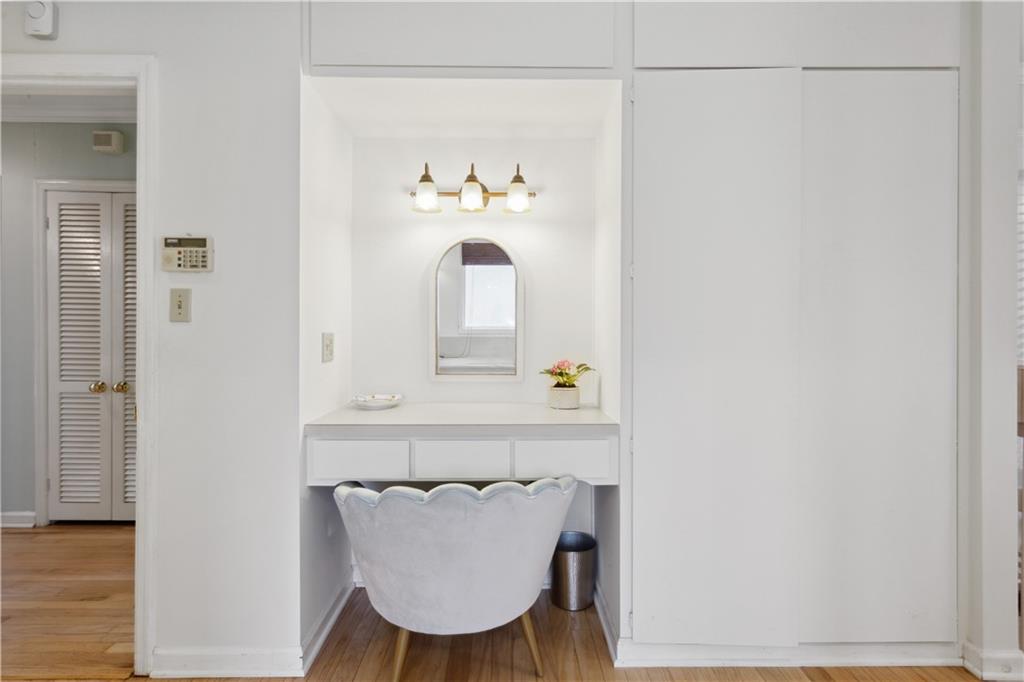 2380 Howell Mill Road NW