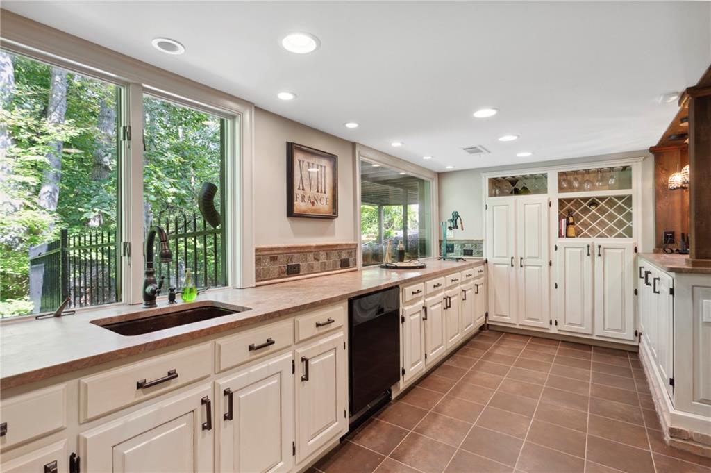 1638 Little Willeo Road