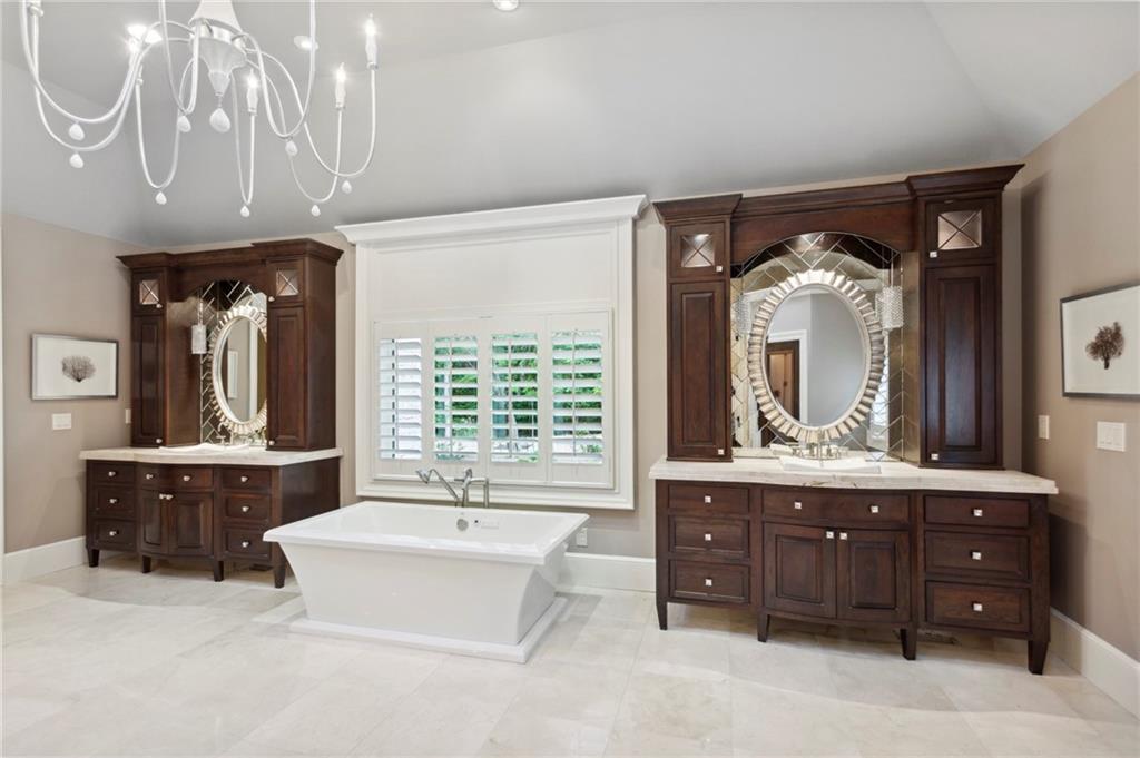 1638 Little Willeo Road