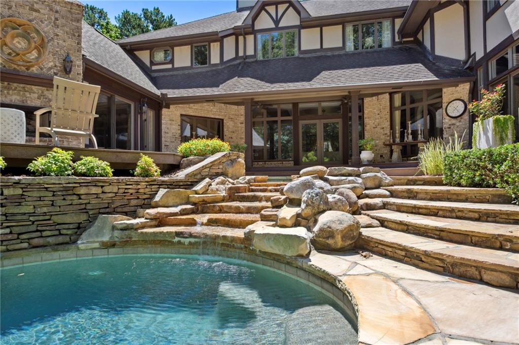 1638 Little Willeo Road