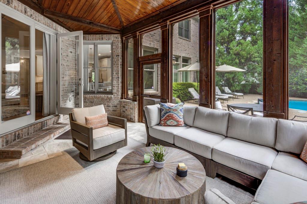 4130 Hillside Place NW