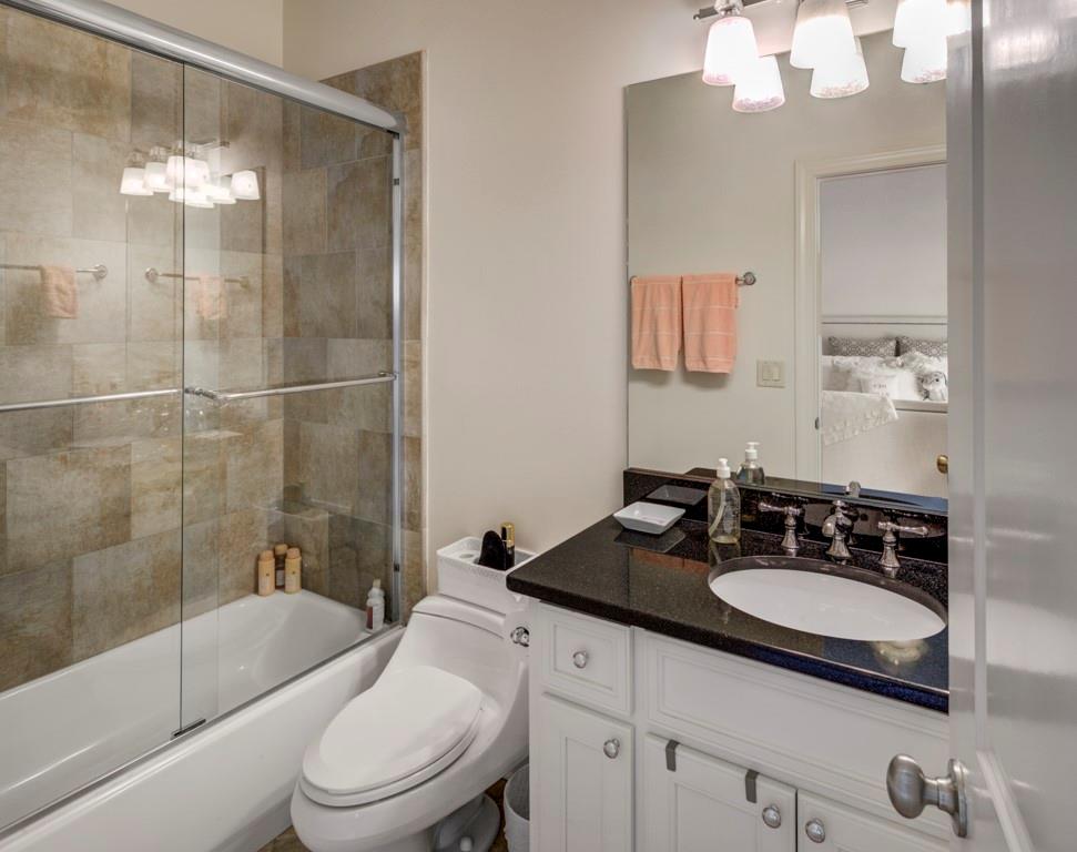 4130 Hillside Place NW