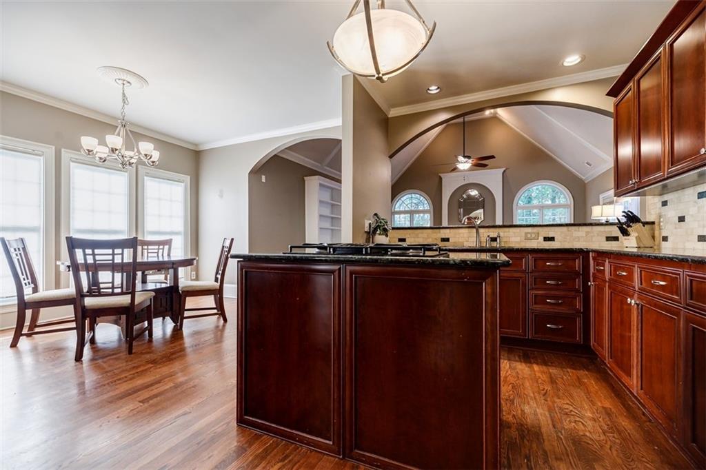 5072 Tottenham Court