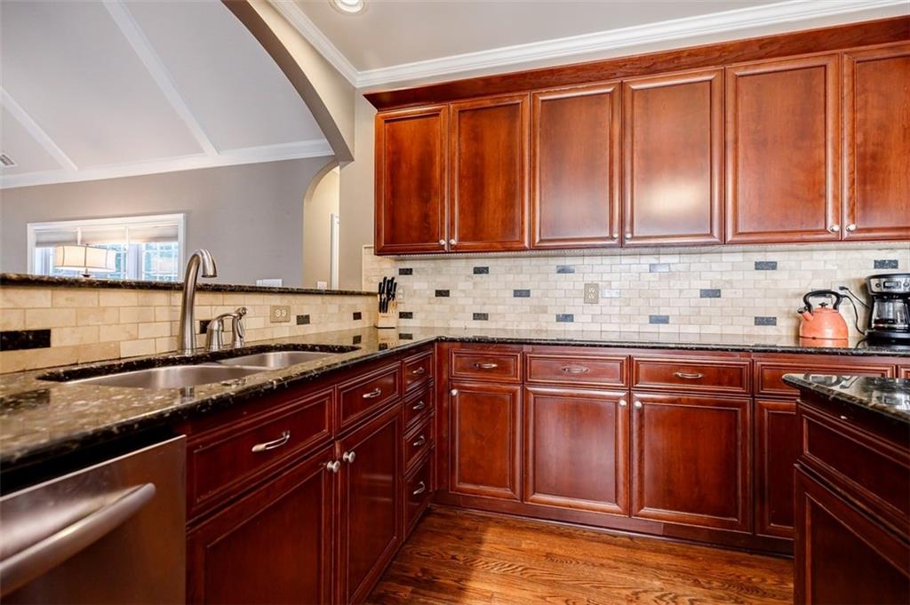 5072 Tottenham Court