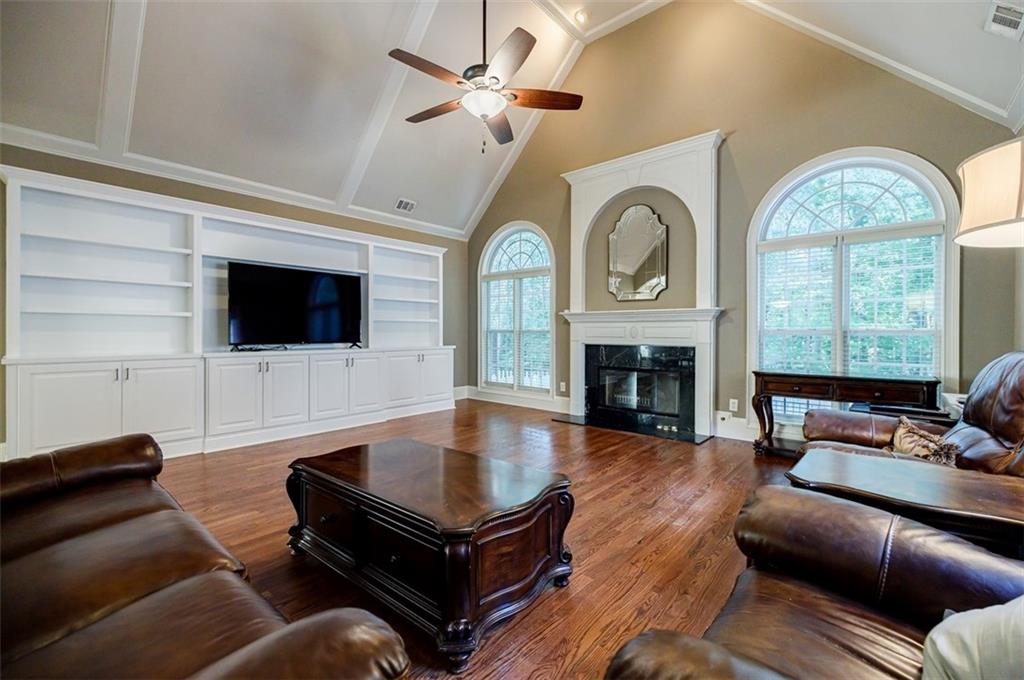 5072 Tottenham Court