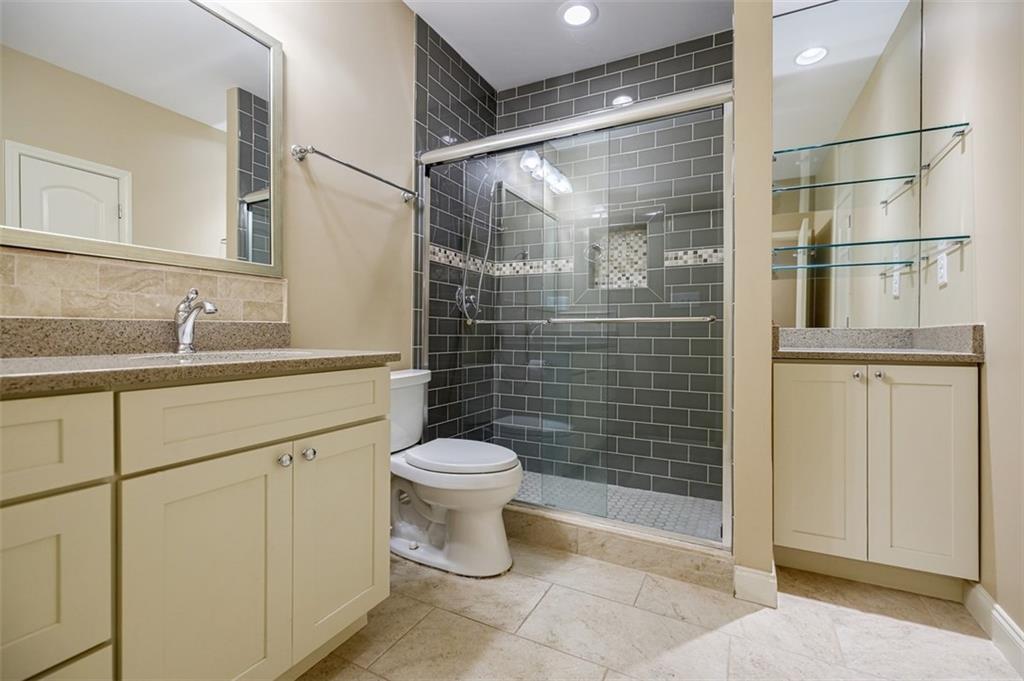 5072 Tottenham Court