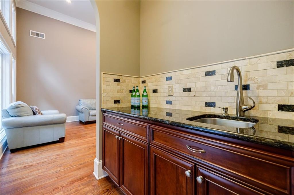 5072 Tottenham Court