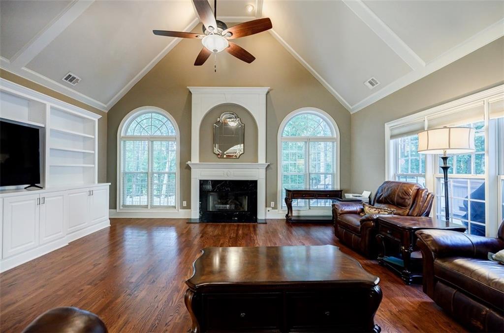 5072 Tottenham Court