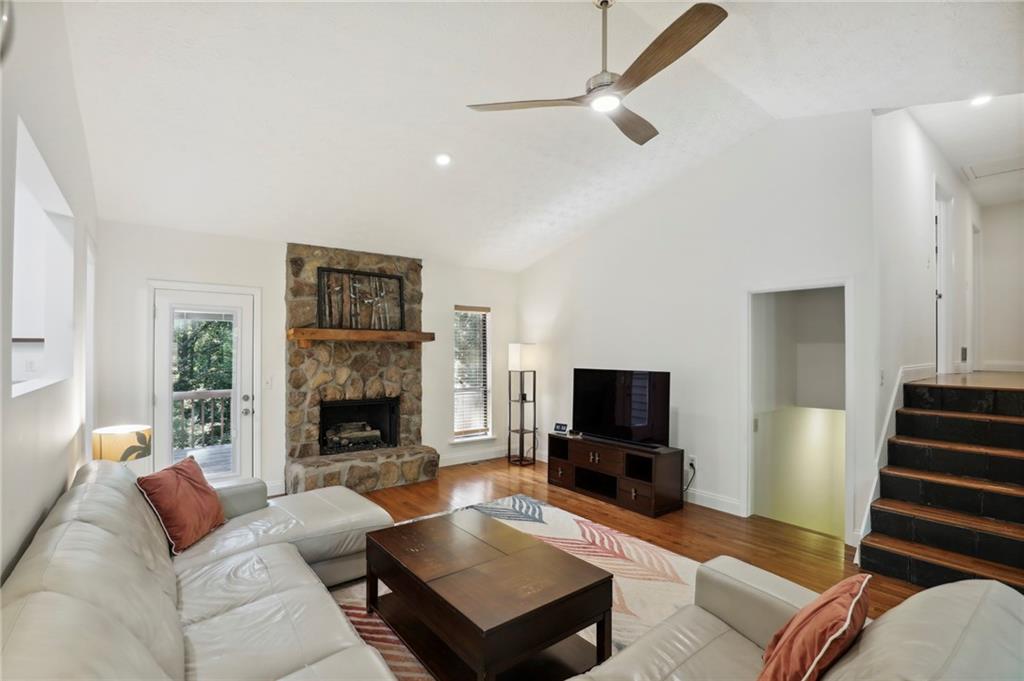 623 Green Valley Drive SE