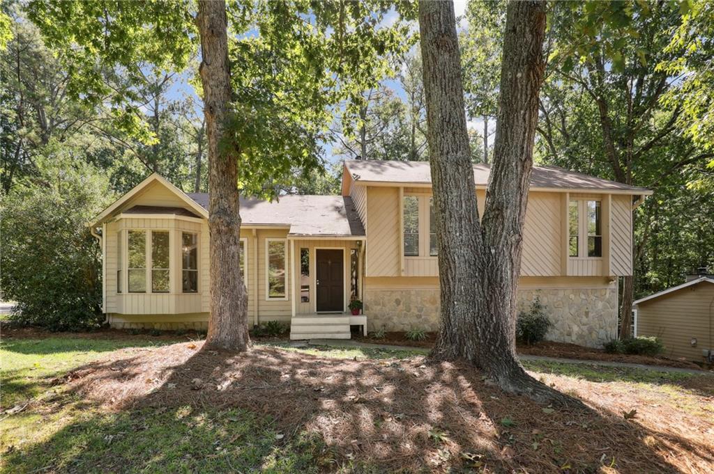 623 Green Valley Drive SE