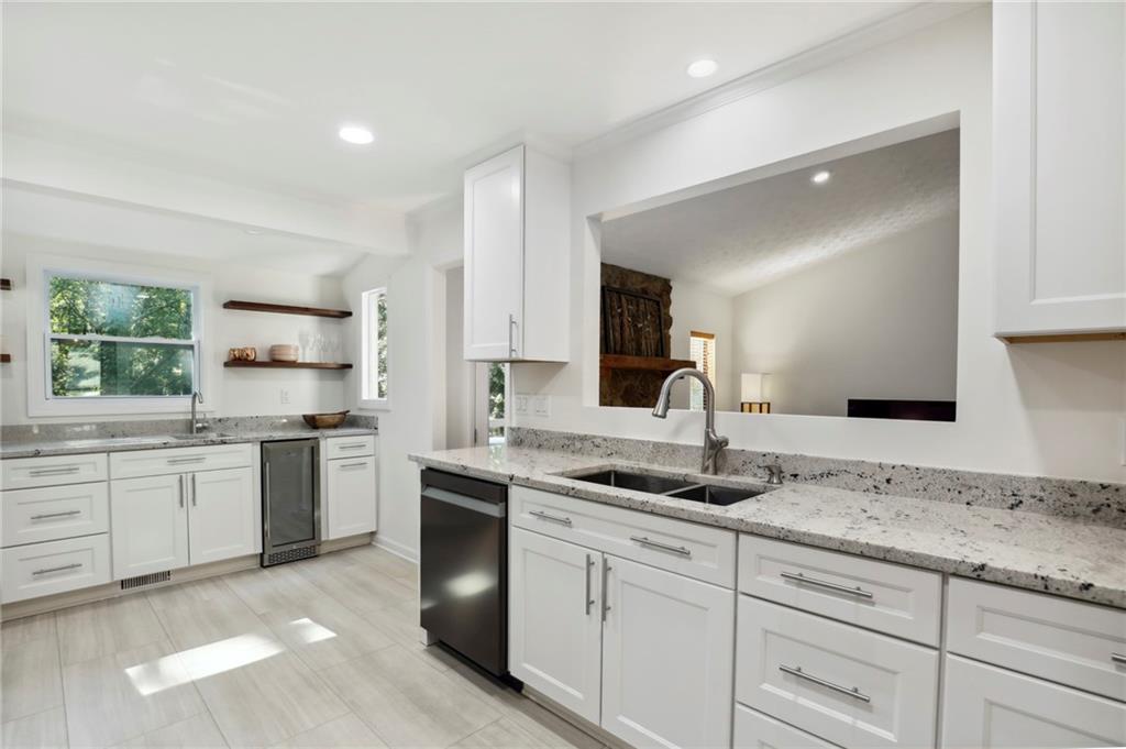 623 Green Valley Drive SE