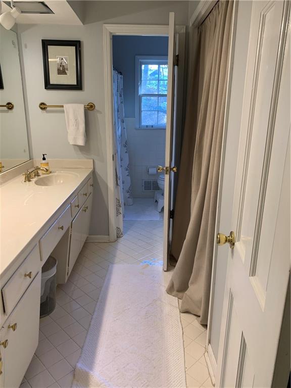 312 Lake Forrest Lane NE