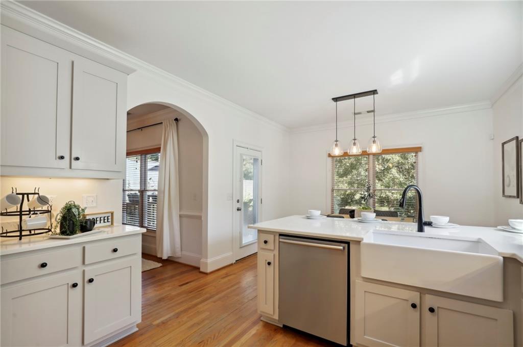 1092 Shelby Place SE