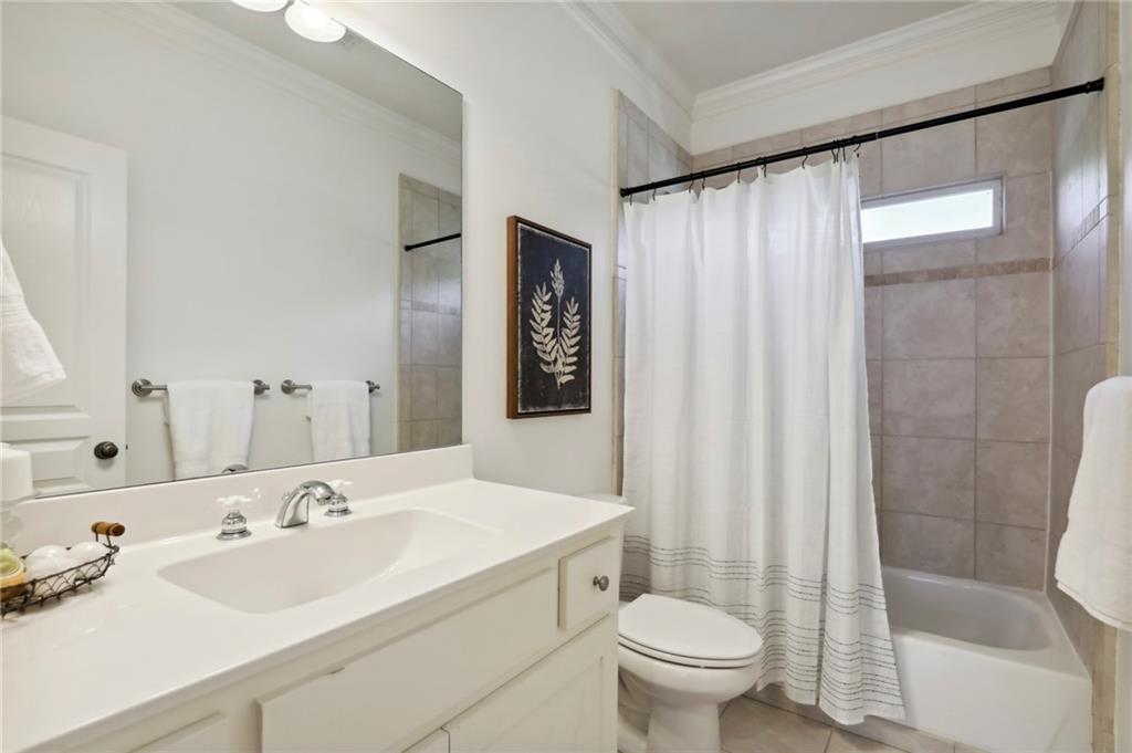 1092 Shelby Place SE