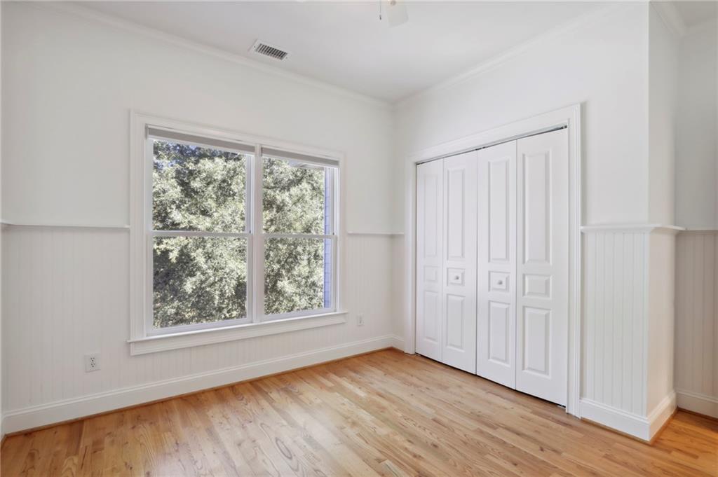 1092 Shelby Place SE