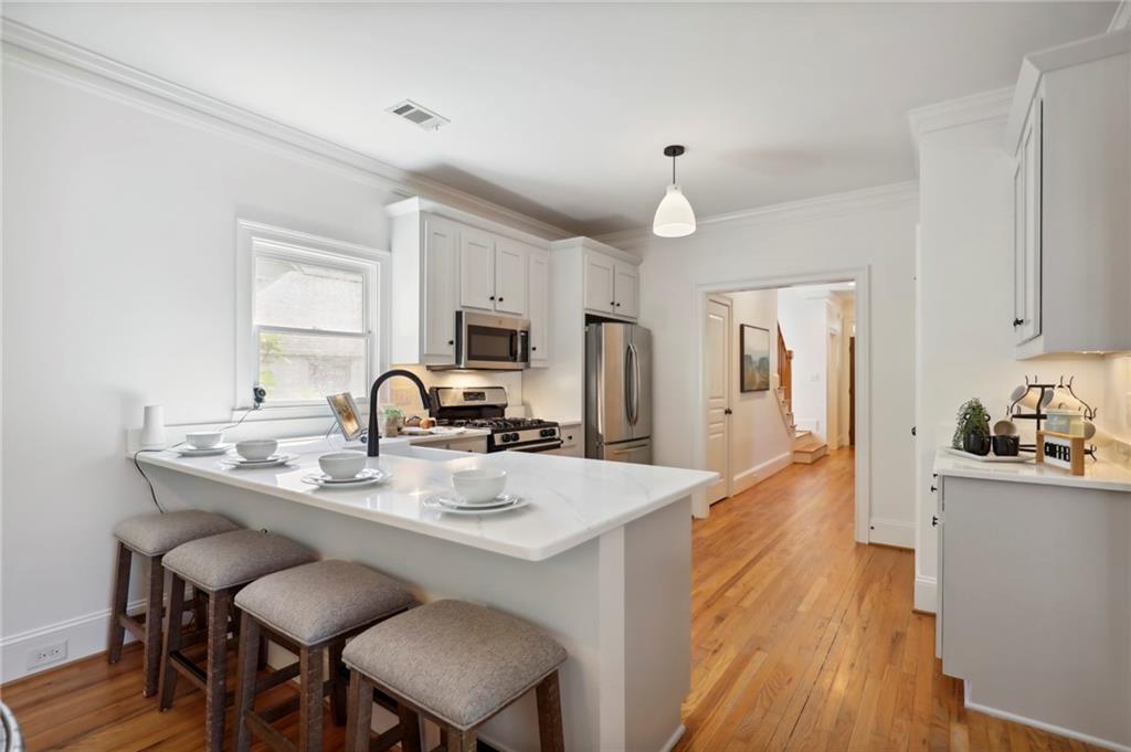 1092 Shelby Place SE