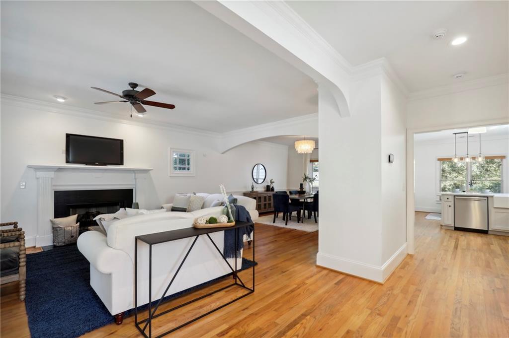 1092 Shelby Place SE